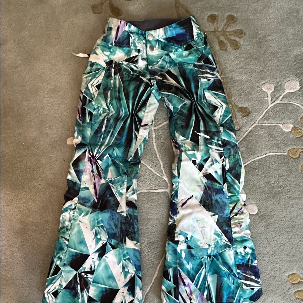 Obermeyer ski pants for kids/girls.  Size xs = 6-7 year old